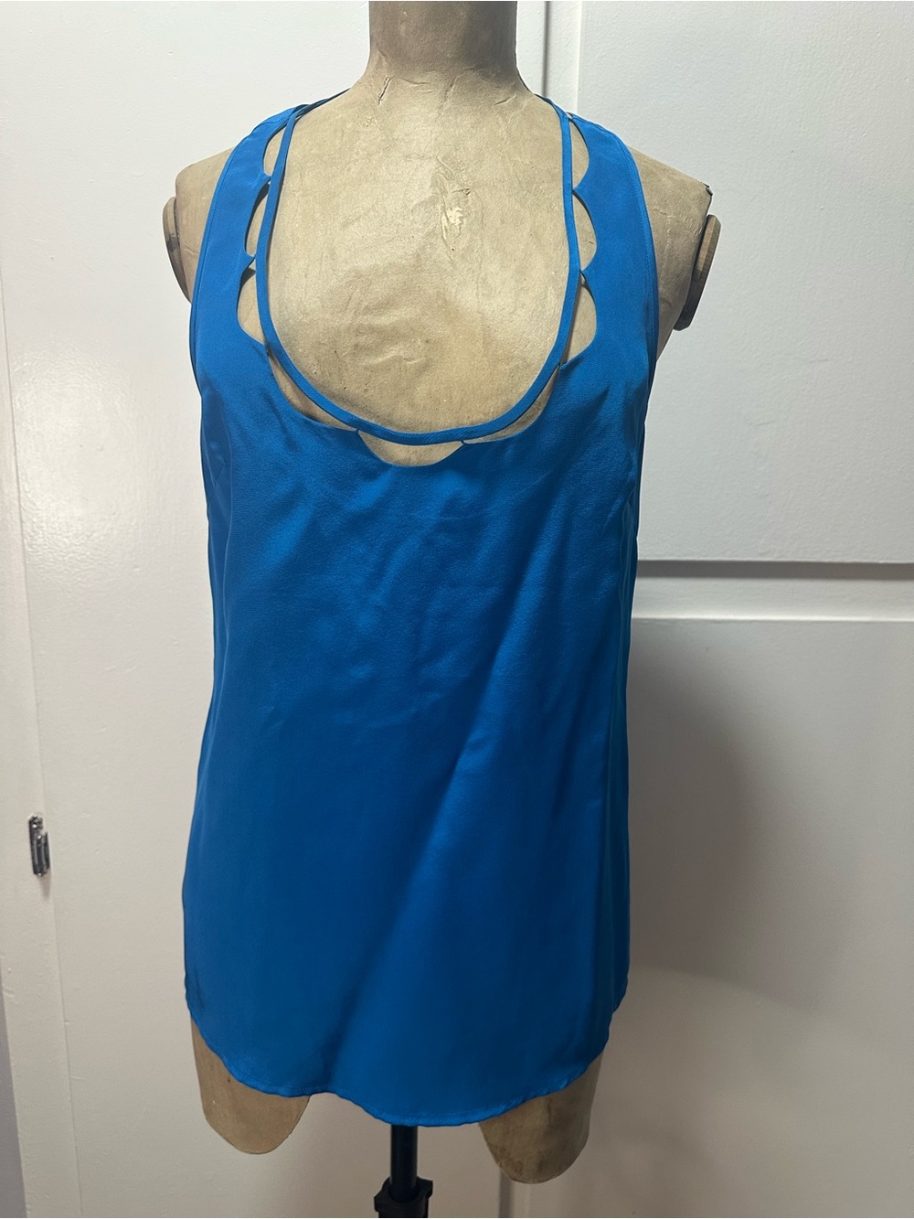 Trina Turk Blue Scalloped-Neck Silk Camisole Sz. S